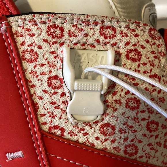 Women’s Snowboard Boots size 5 thirtytwo red floral heat moldable liners - Picture 7 of 9